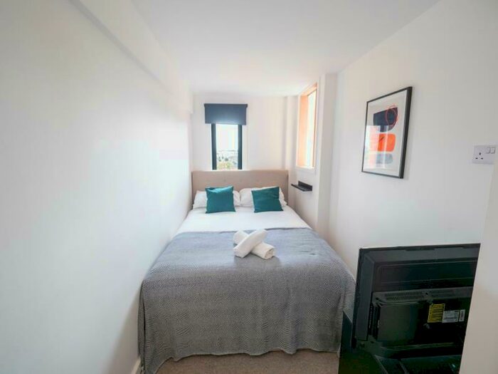 2 Bedroom Apartment To Rent In Sky Gardens :: Castlefield, M15