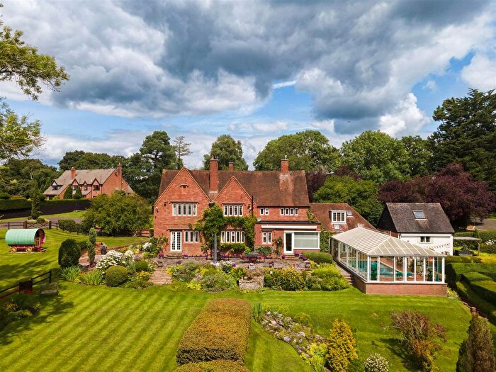 5 Bedroom Detached House For Sale In Ullenhall, Henley-In-Arden, B95