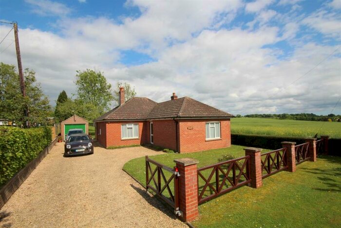 3 Bedroom Bungalow For Sale In Livery Road, Winterslow, Salisbury, SP5