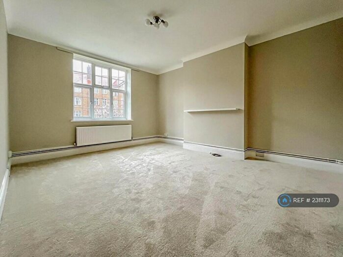 2 Bedroom Flat To Rent In Norbiton Hall, Kingston Upon Thames, KT2
