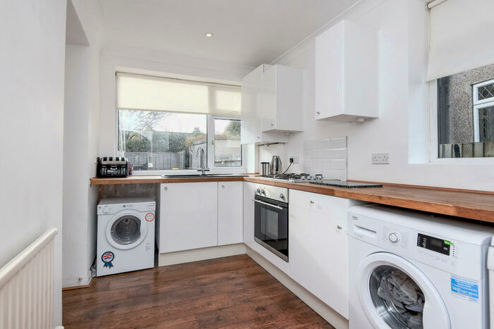 3 Bedroom House To Rent In Brookmead Close, Orpington, BR5