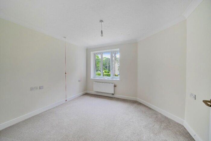 2 Bedroom Retirement Property For Sale In Melton Court, Poole, BH13