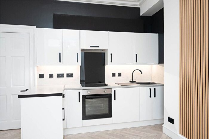 2 Bedroom Flat For Sale In Top Floor Flat, Fonthill Road, Ferryhill, Aberdeen, Aberdeenshire, AB11