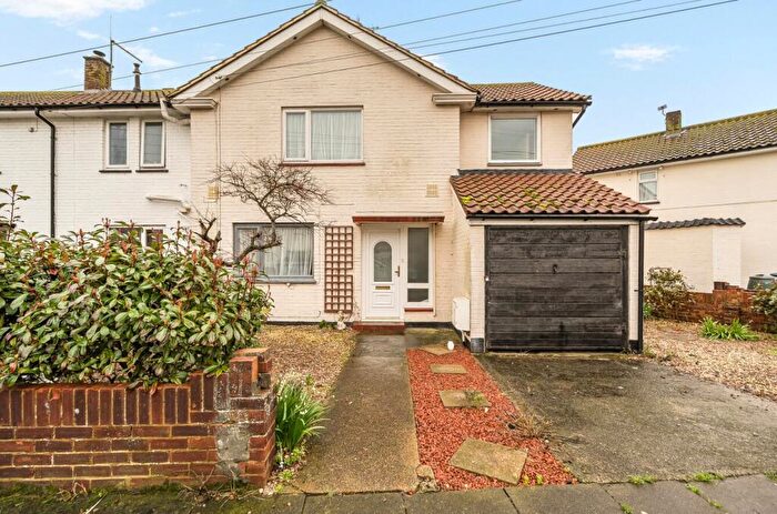 3 Bedroom End Of Terrace House For Sale In Canute Road, Deal, CT14