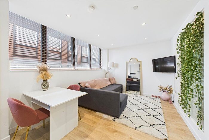 1 Bedroom Flat To Rent In Stanmore Hill, Stanmore, HA7