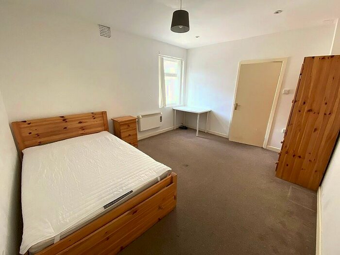 1 Bedroom Ground Flat To Rent In Aylward Street, Portsmouth, PO1