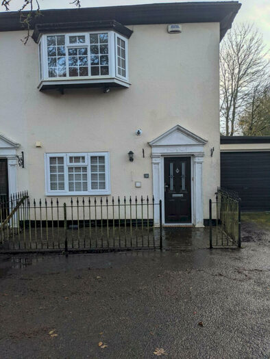 3 Bedroom Terraced House To Rent In Redcot Court, Manchester, M45