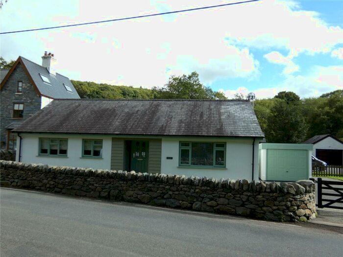 3 Bedroom Bungalow To Rent In Tregarth, Bangor, Gwynedd, LL57