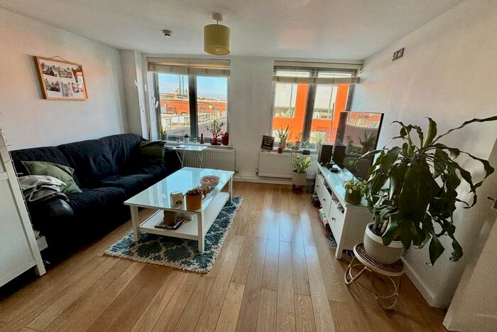 1 Bedroom Flat For Sale In Clarke Court, High Street, Egham, Surrey, TW20