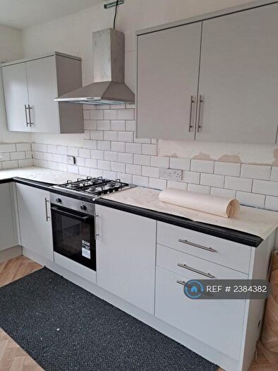 4 Bedroom Terraced House To Rent In Farebrother Street, Grimsby, DN32