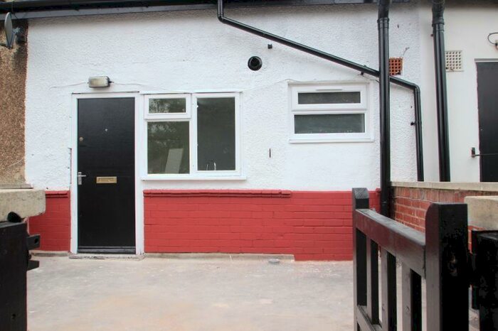 2 Bedroom Apartment To Rent In Allerton Place, Leeds, West Yorkshire, LS17