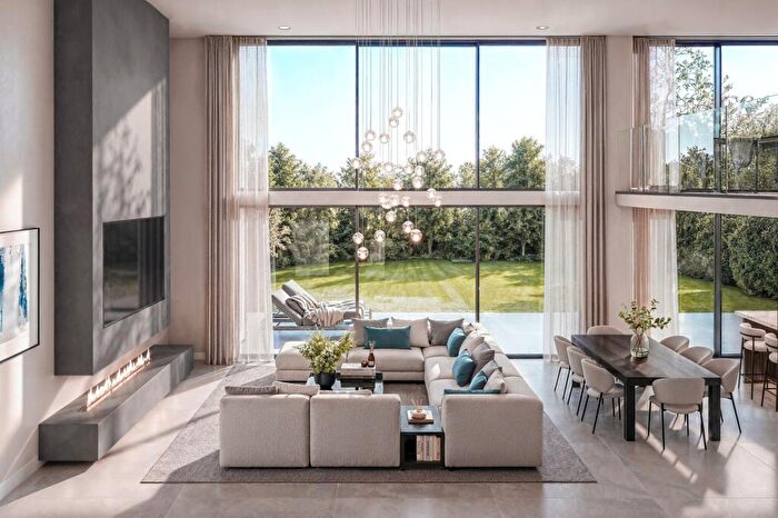 4 Bedroom Detached House For Sale In Oratory Gardens, Canford Cliffs, BH13