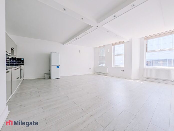 1 Bedroom Flat To Rent In High Street, Sutton, SM1