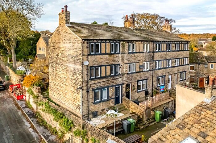 3 Bedroom End Of Terrace House For Sale In Well Hill, Honley, Holmfirth, HD9