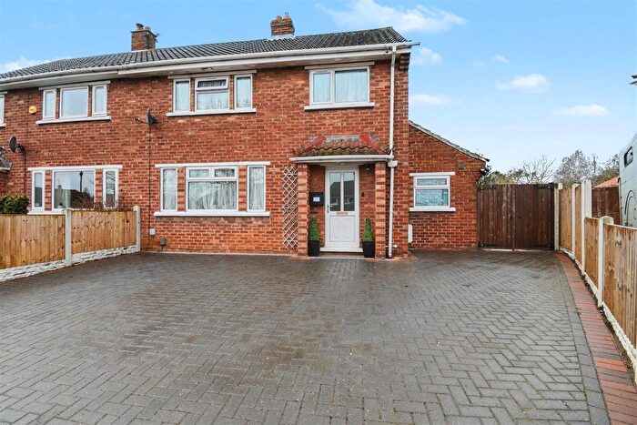 3 Bedroom Semi Detached House For Sale In Rochdale Road, Scunthorpe, DN16