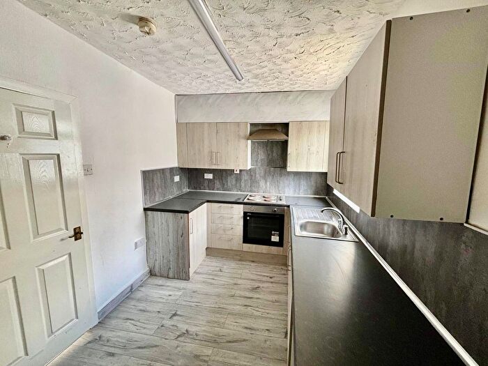 2 Bedroom Flat To Rent In Briercliffe Road, Burnley, BB10