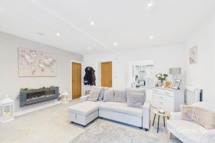 2 Bedroom Flat For Sale In Station Road, Hatton, DE65