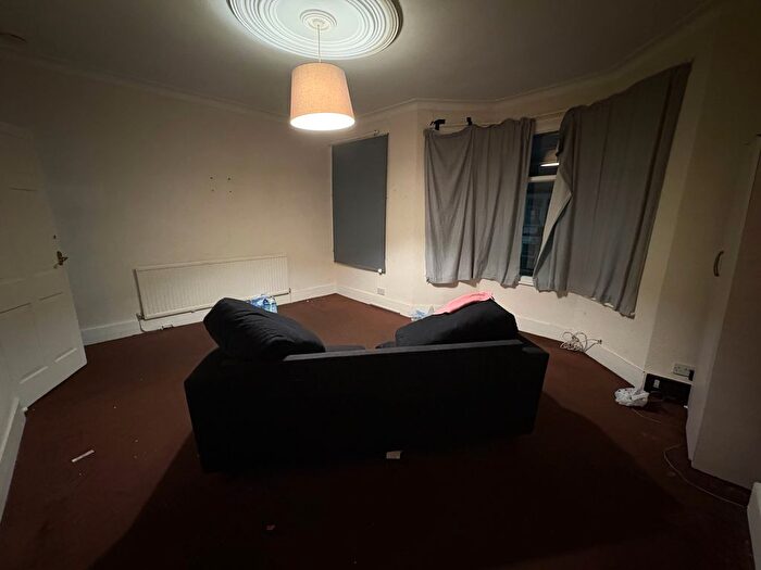 2 Bedroom Flat To Rent In Drayton Road, London, N17