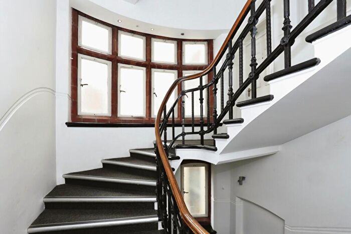 2 Bedroom Flat For Sale In Pinstone Street, Sheffield, South Yorkshire, S1