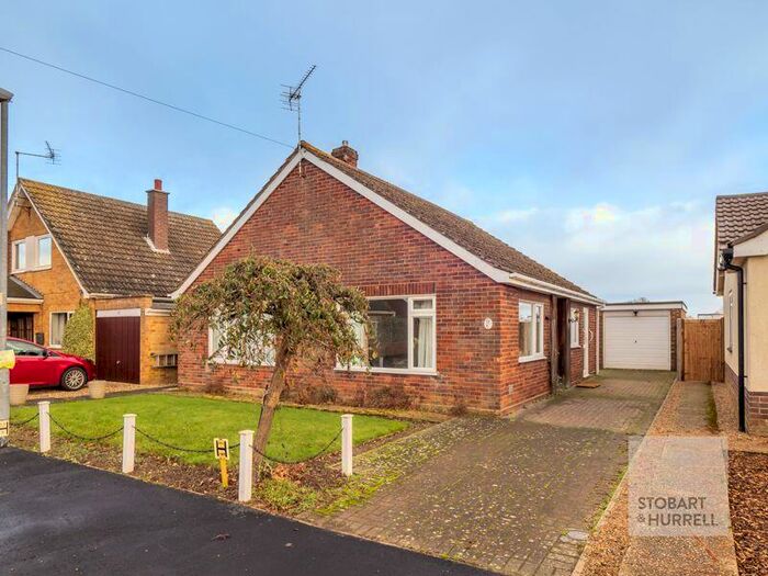 3 Bedroom Detached Bungalow For Sale In Grange Close, Hoveton, Norfolk, NR12