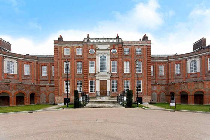 3 Bedroom Flat To Rent In Vitali Close, Roehampton, London, SW15