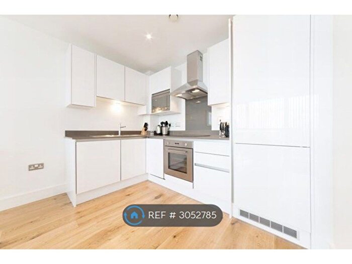 1 Bedroom Flat To Rent In Sovereign Tower, London, E16