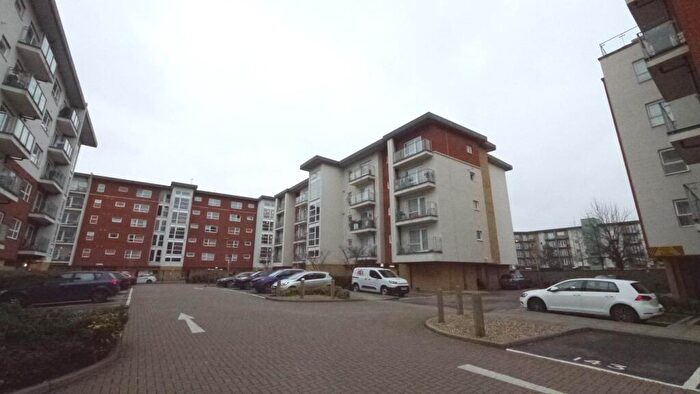 2 Bedroom Apartment To Rent In Clarkson Court, Hatfield, AL10