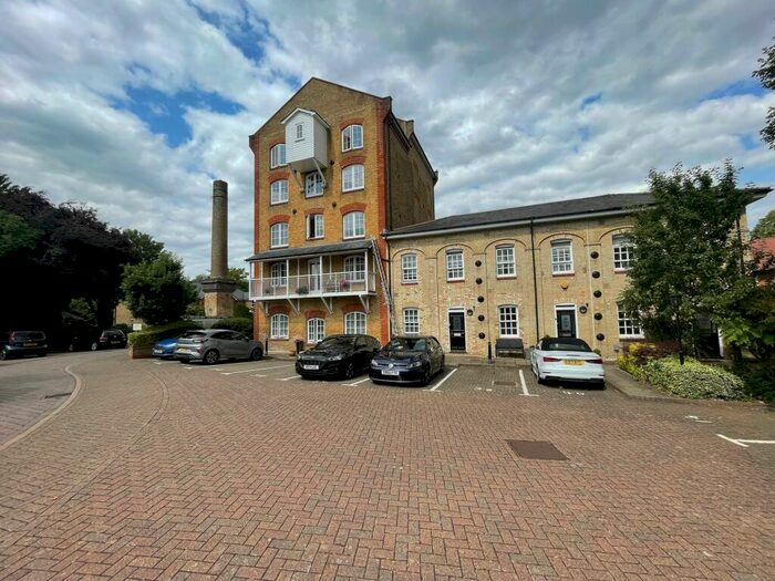 1 Bedroom Apartment To Rent In North Road, Hertford, SG14