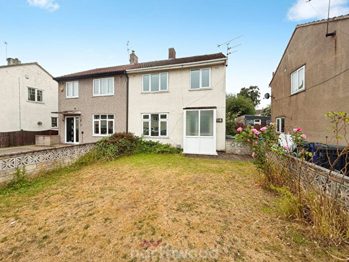 3 Bedroom Semi-Detached House To Rent In Chestnut Avenue, Rossington, Doncaster, DN11