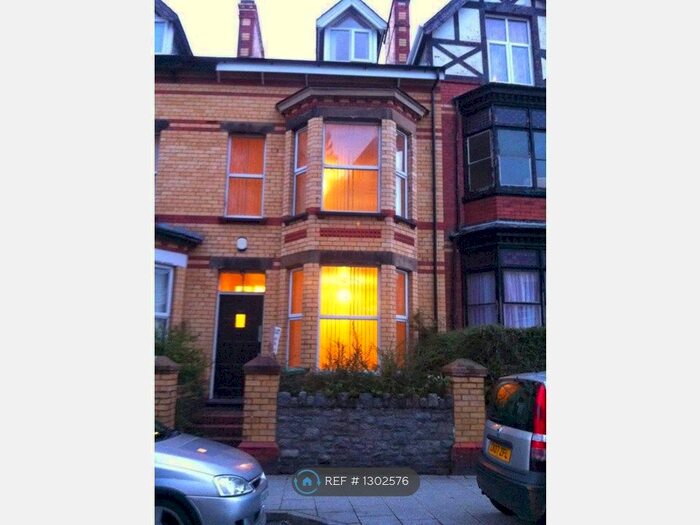 5 Bedroom Terraced House To Rent In College Road, Bangor, LL57