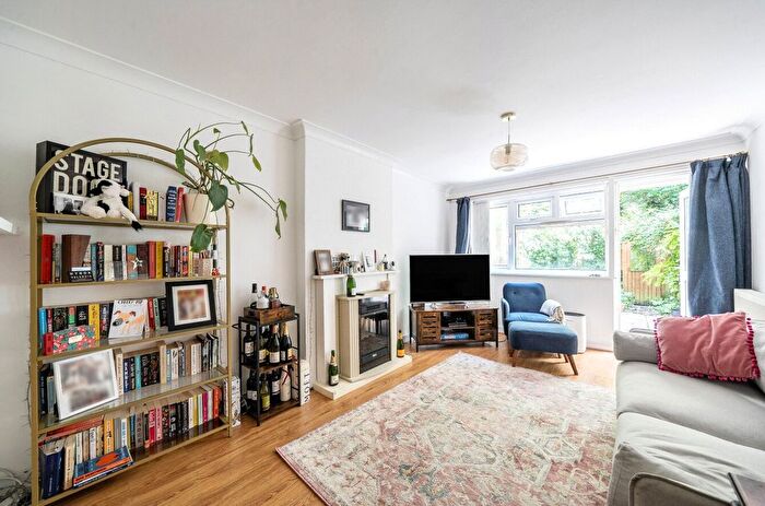 1 Bedroom Flat For Sale In Bridgewood Close, London, SE20