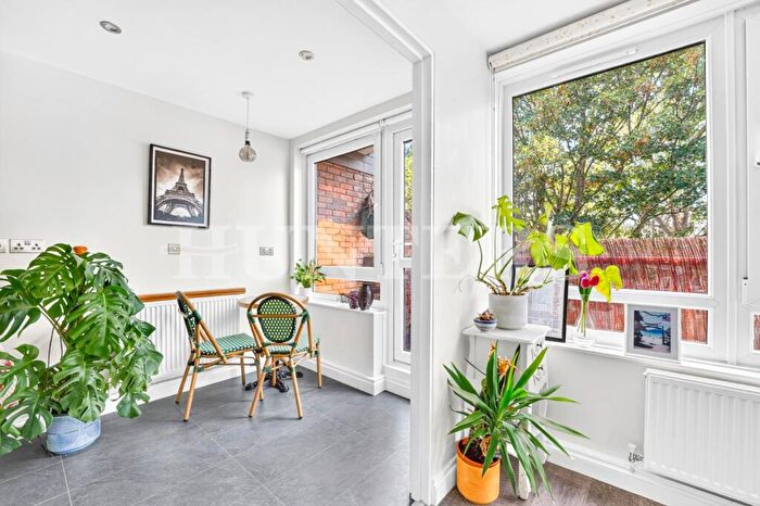 2 Bedroom Flat For Sale In Reedham Close, London, N17