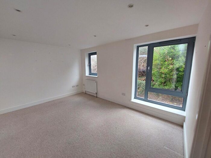 3 Bedroom House To Rent In Sydenham Lane, Bristol, BS6