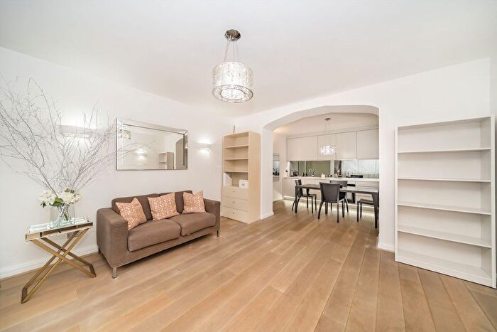3 Bedroom Flat To Rent In Cromwell Road, South Kensington, SW7