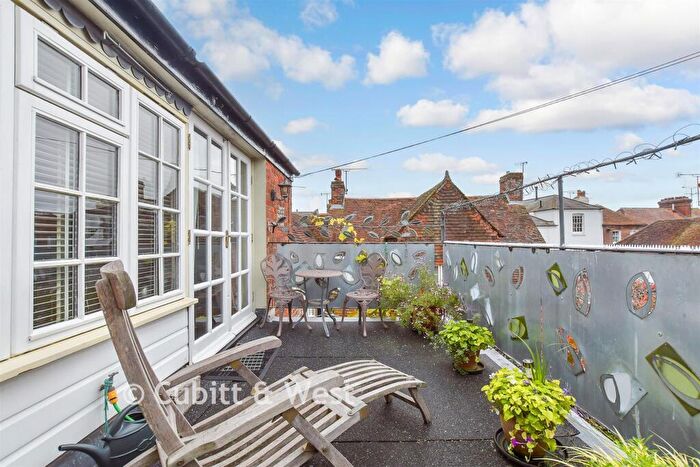 3 Bedroom Semi Detached House For Sale In Tarrant Street, Arundel, West Sussex, BN18