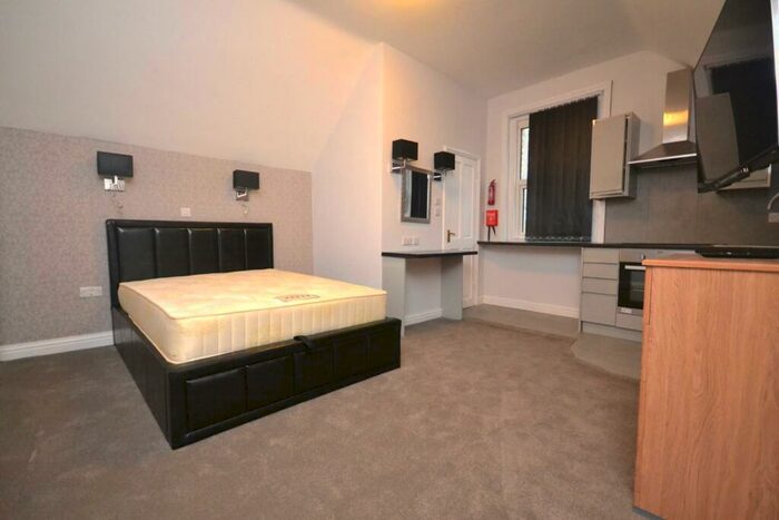 Studio To Rent In London Road, Reading, RG1