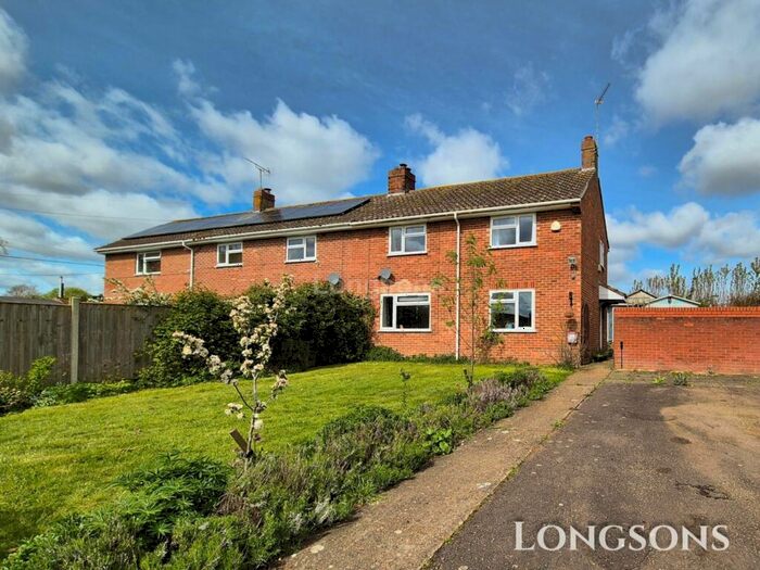 3 Bedroom Semi-Detached House For Sale In Latimer Way, North Pickenham, PE37