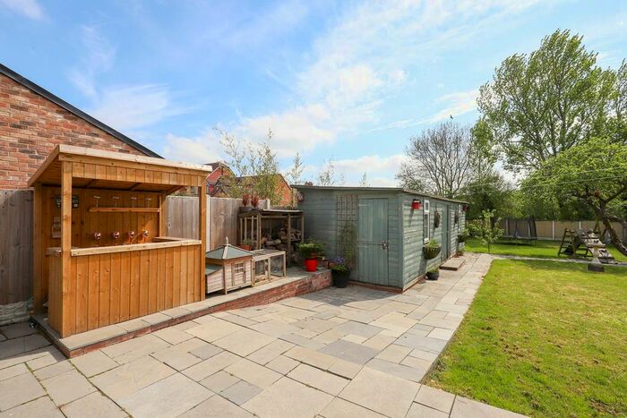 3 Bedroom Detached House For Sale In Worksop Road, Swallownest, S26