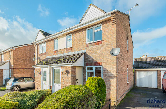 2 Bedroom Semi-Detached House For Sale In Victoria Drive, Lyneham, SN15