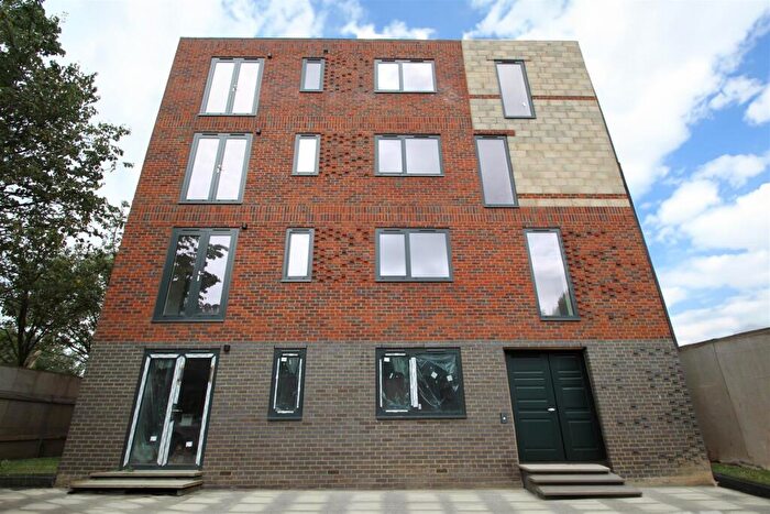 1 Bedroom Flat To Rent In The Common, Hatfield, AL10