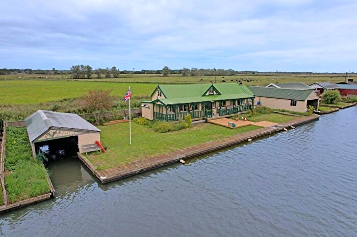 3 Bedroom Detached Bungalow For Sale In Potter Heigham, NR29