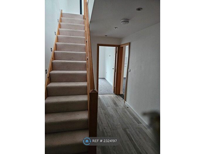 2 Bedroom Flat To Rent In Lakebank Littleborough, Rochdale, OL15