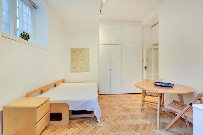 Studio To Rent In Melcombe Regis Court, Weymouth Street, London, W1G