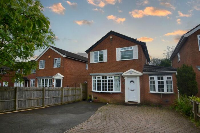 4 Bedroom Detached House To Rent In Red Hall Lane, Leeds, LS14