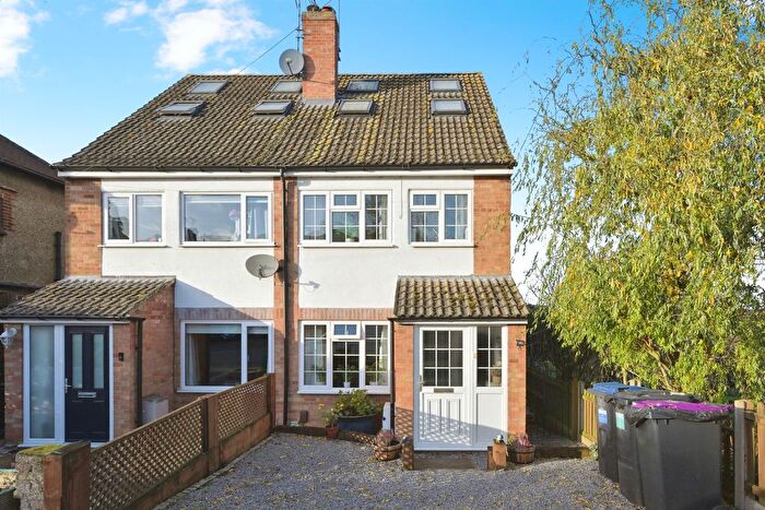 3 Bedroom Semi-Detached House For Sale In Cromwell Road, Hertford, SG13