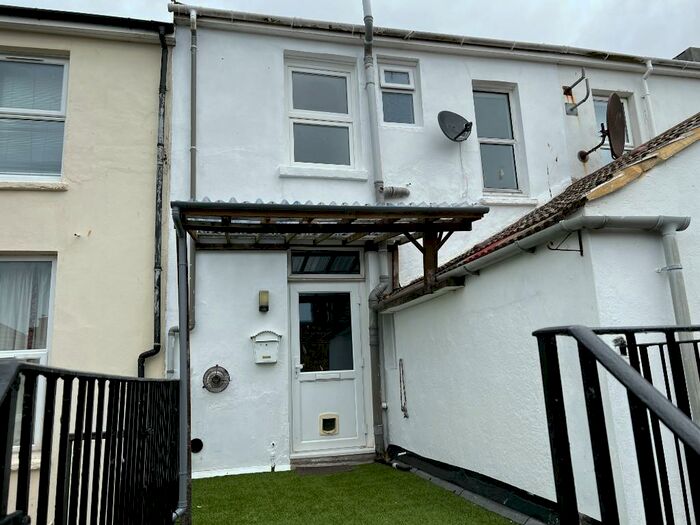 2 Bedroom Maisonette To Rent In Clinton Place, Seaford, East Sussex, BN25