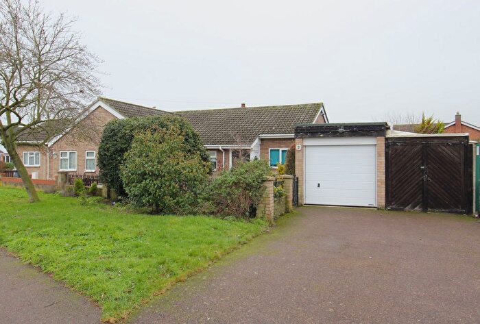 3 Bedroom Semi Detached Bungalow For Sale In All Saints Way, Sandy, SG19