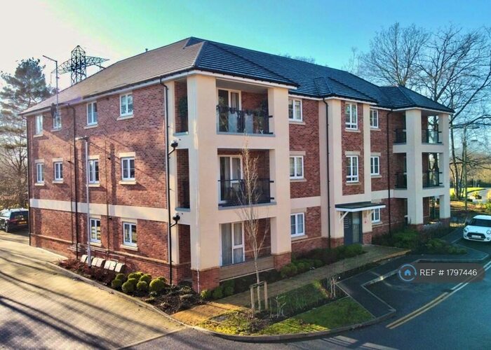 2 Bedroom Flat To Rent In Crane House, Blackwater, Camberley, Farnborough, GU17