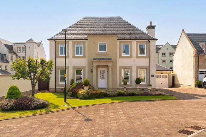 4 Bedroom Detached House For Sale In Hebrides Grove, Inverkip, Greenock, PA16