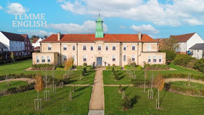 2 Bedroom Flat For Sale In St. Lukes Way, Runwell, SS11